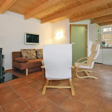 Ferienhaus Mit Terrasse Und Kaminofen In *