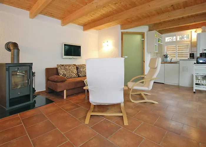 Casa vacanze Mit Terrasse Und Kaminofen In *